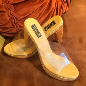 Pin Up Couture clear tiki heels size 8